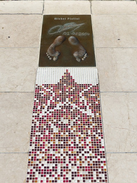 五大联赛球员夺冠次数榜：吉格斯13冠居首，梅西、穆勒12冠.